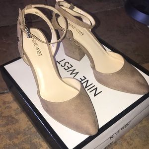 Nine West taupe wedges